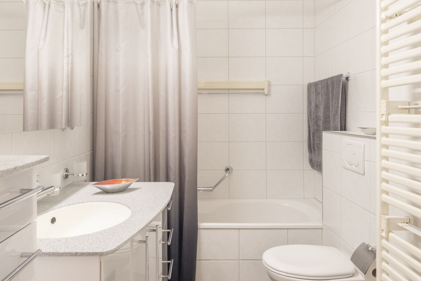 Badezimmer mit Badewanne